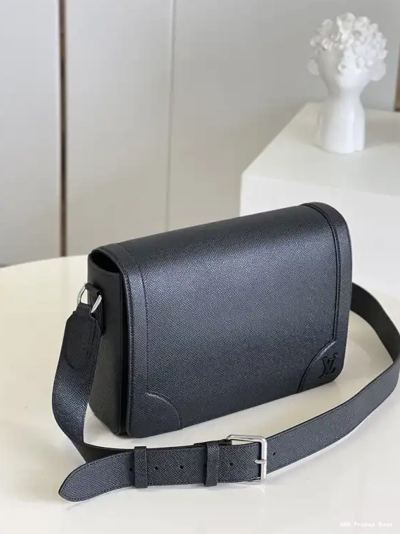 AAA Replica Ru LOUIS MESSENGER NEW FLAP VUITTON 0618